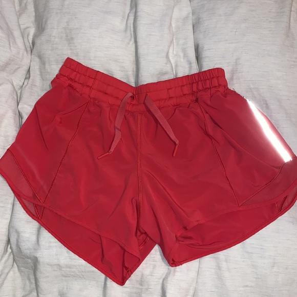 Hotty hot shorts lululemon size 10 - Picture 2 of 4
